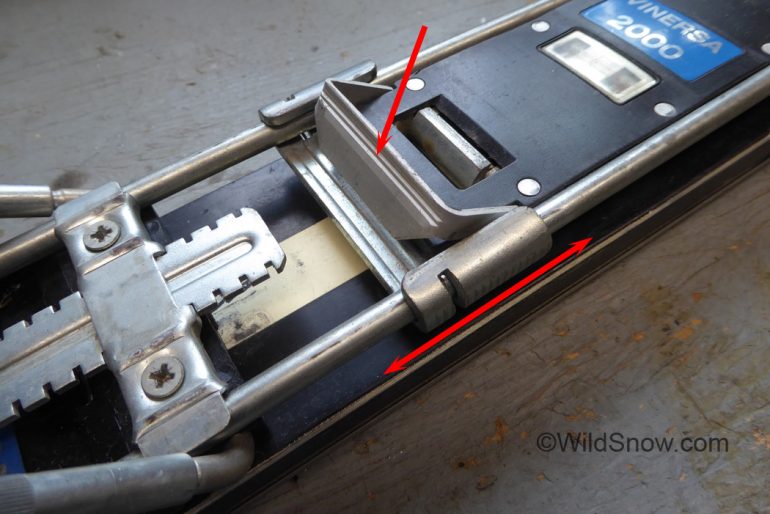 The touring latch is this simple sliding bracket, shown in downhill mode.