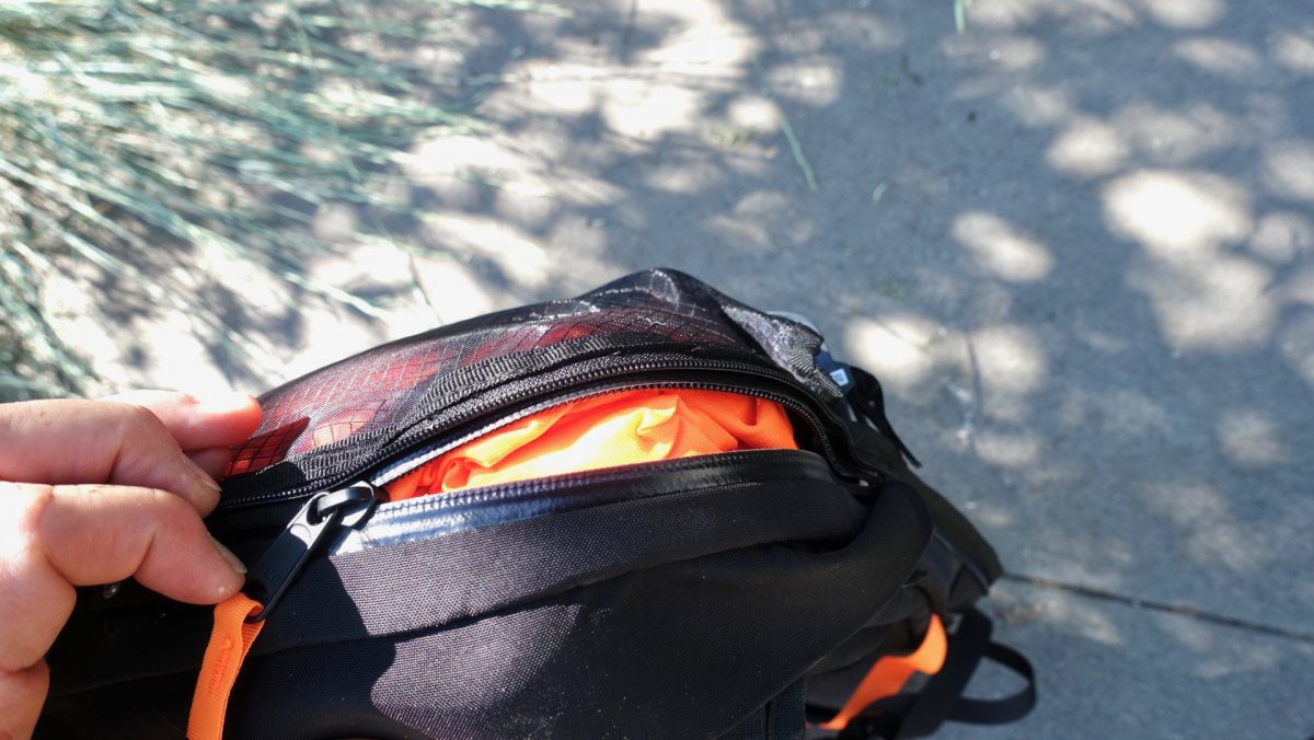 airbag compartment zipper: LiTRIC system.