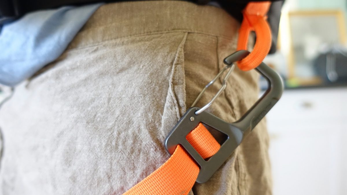 Leg loop carabiner attached.