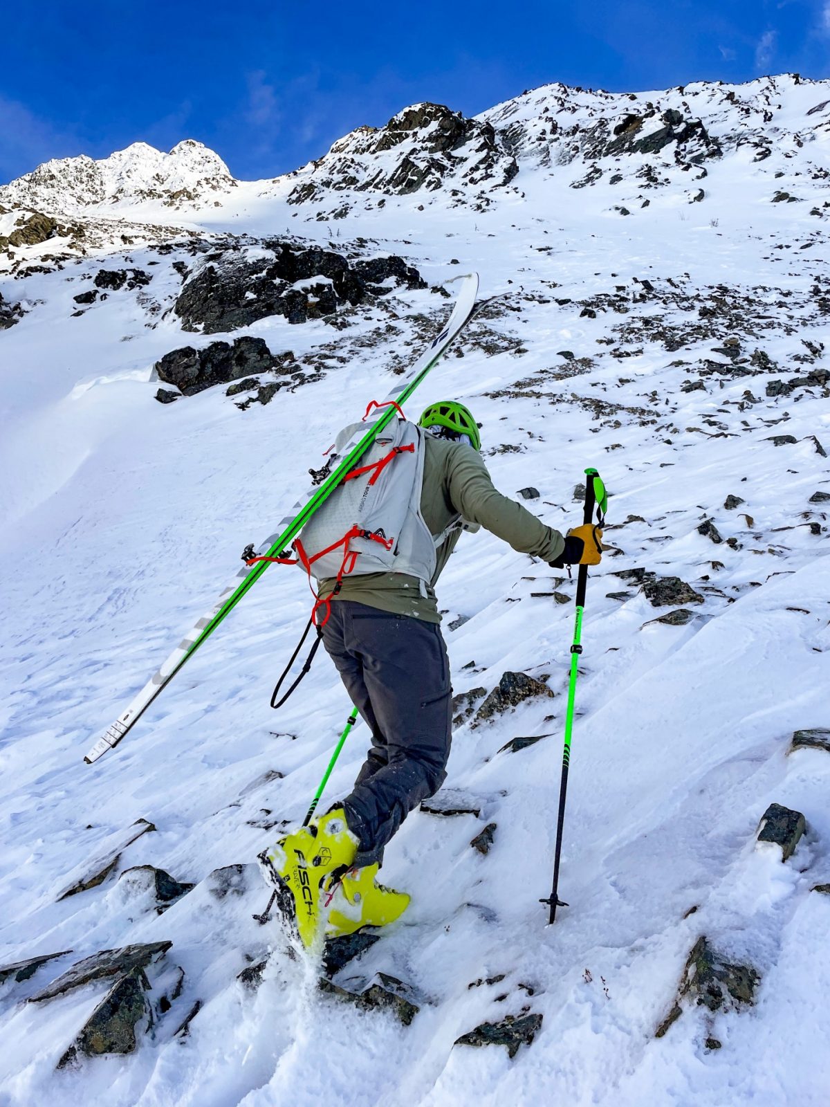 ARVA Reactor UL25 side carry- skis.