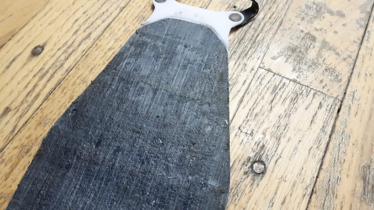 Glue wear and tear near the tip.