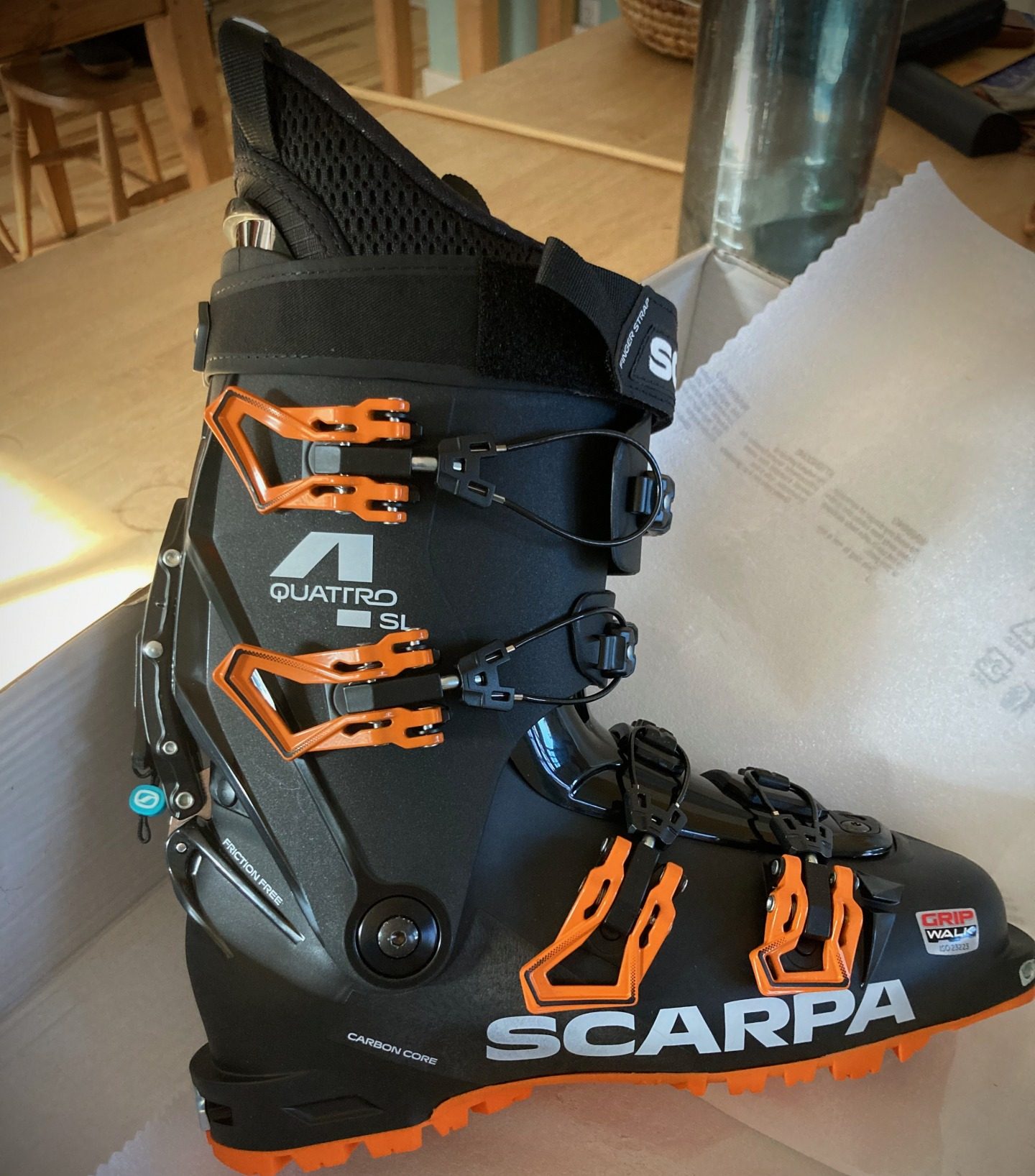Scarpa 4-Quattro SL: Tampilan Pertama