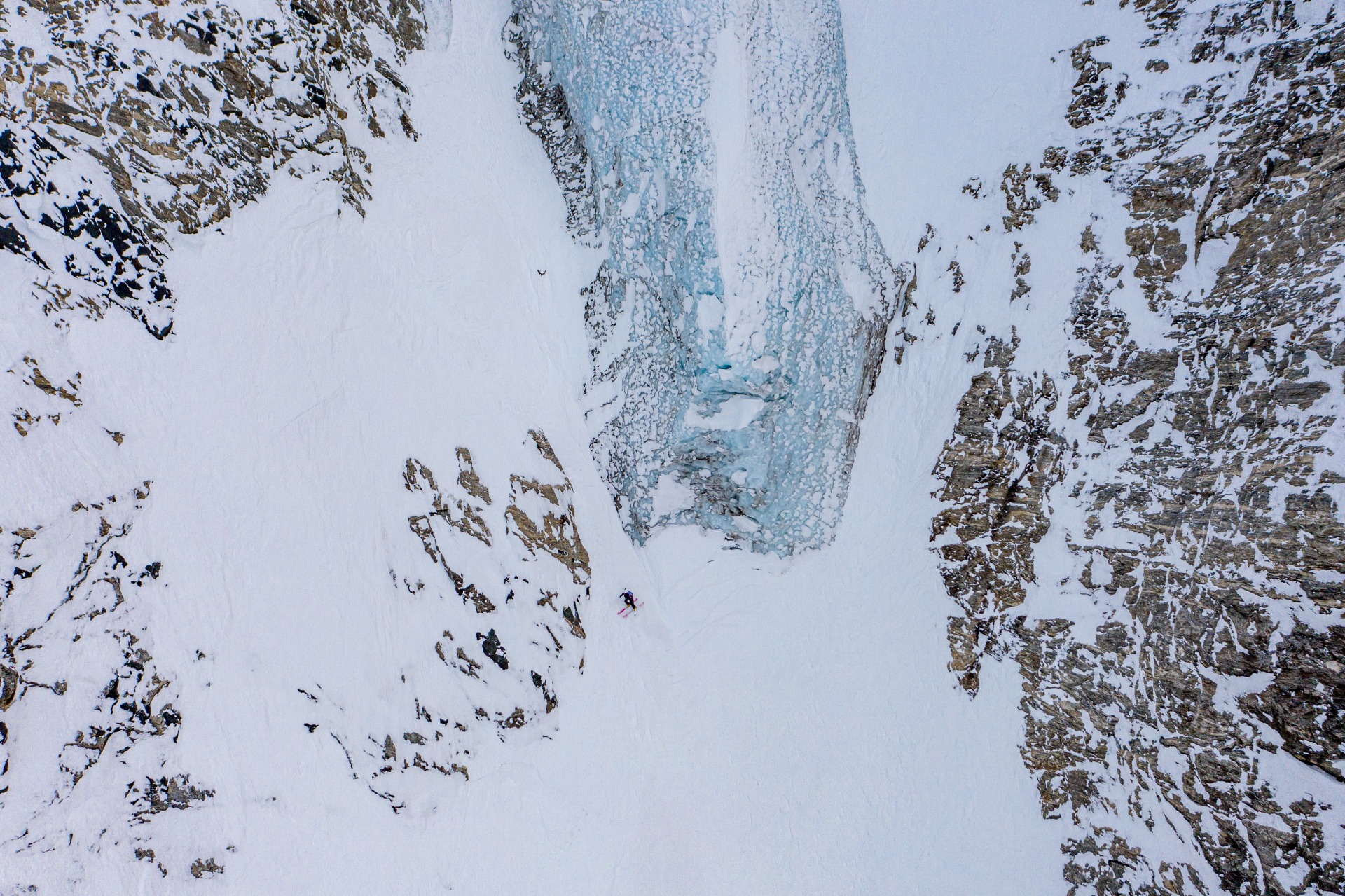 Making technical turns: the Gold Card Couloir. 