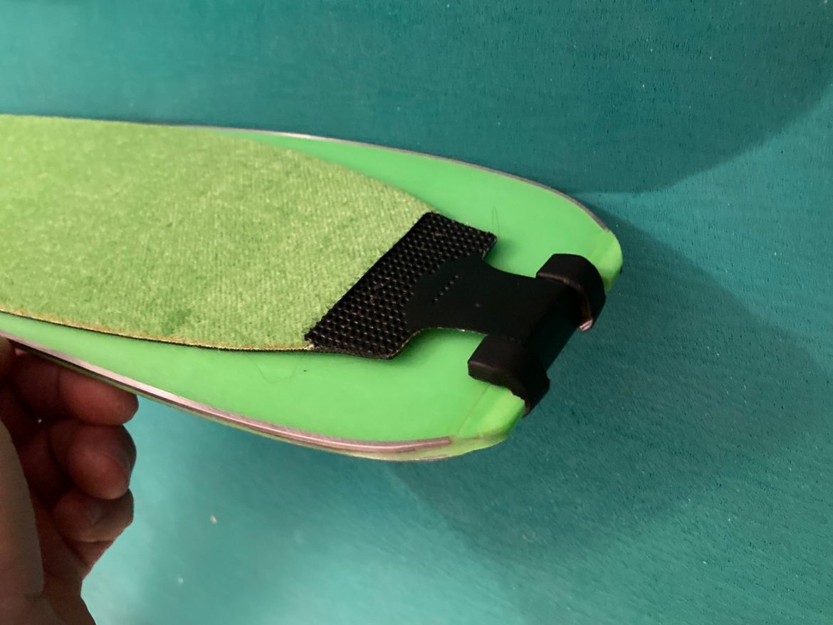 Sistem pemasangan ekor: Elan Ripstick Tour 94 W.