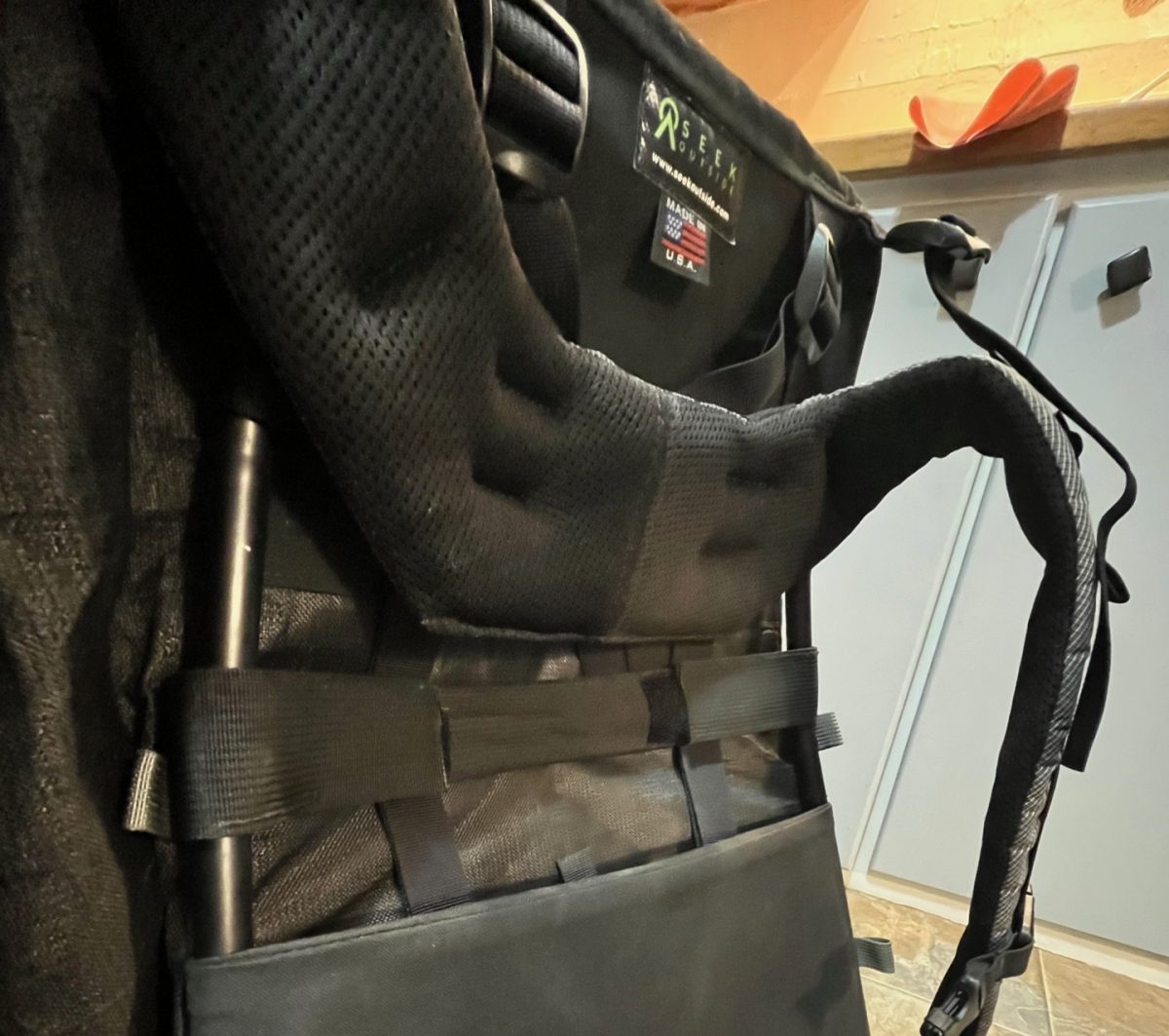 Shoulder straps and yoke.