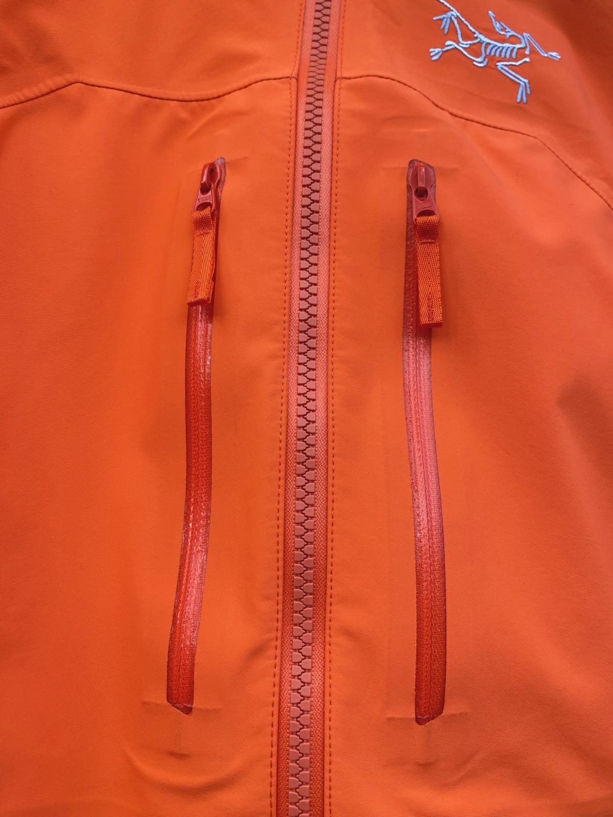 Kantong depan Arc'teryx Rush Jacket wmn. 