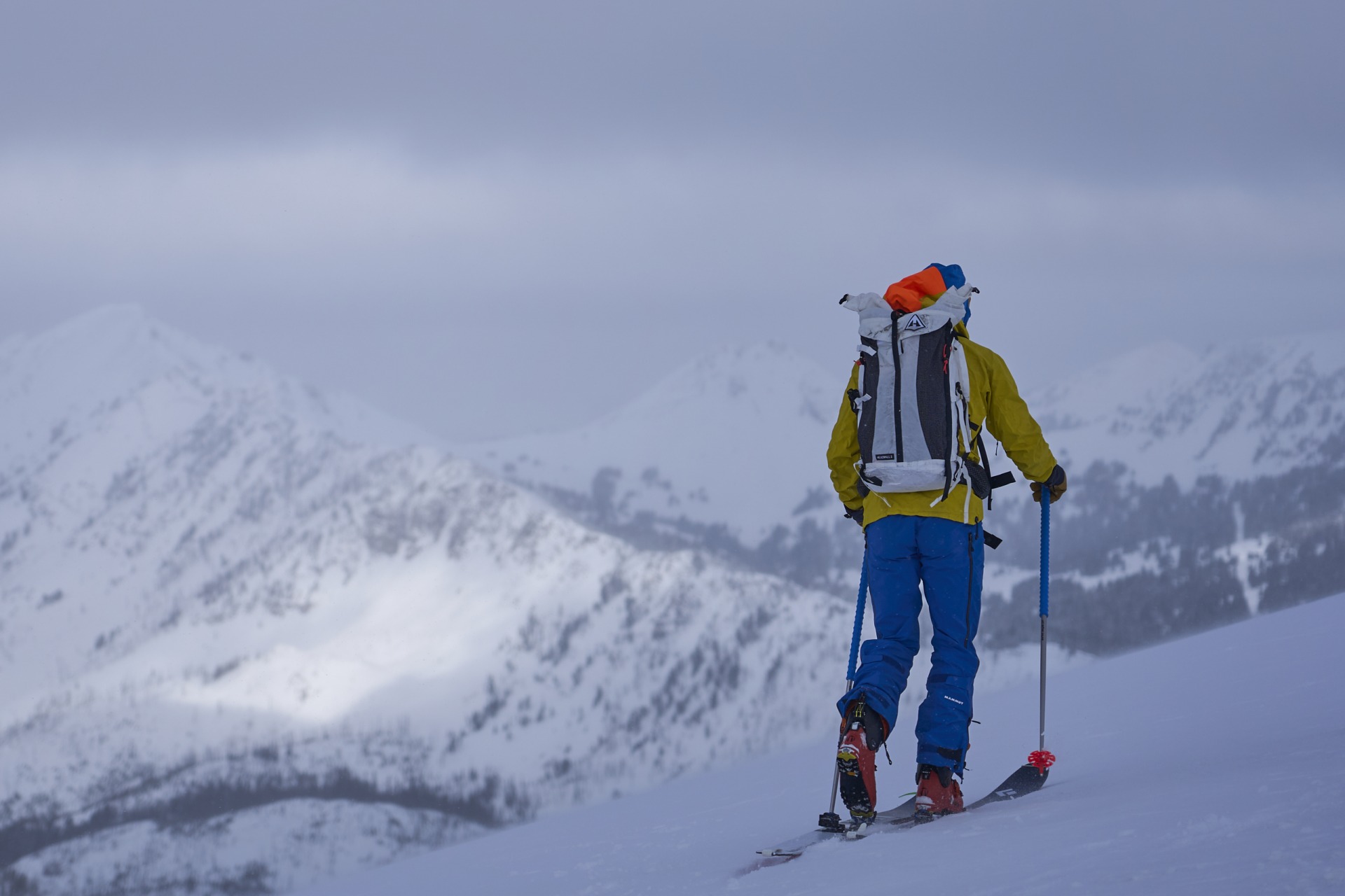 Questing dengan Hyperlite Mountain Gear Headwall 55
